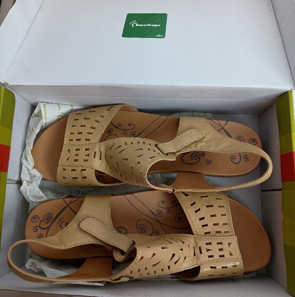 NEW BareTraps Cutout 10M Jordy Bronze‎ Leather Wedge Slingback Strap Sandal (#4)